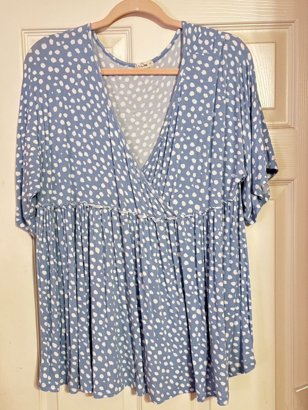 e Luna Women’s Light Blue Polka Dot Wrap-Style Blouse size 1X